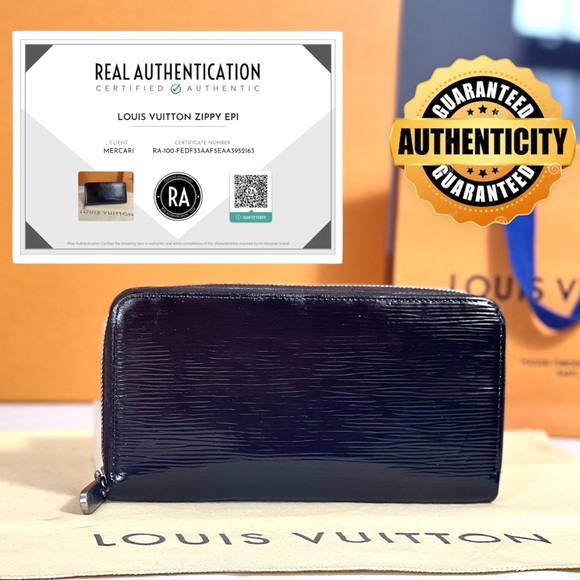 Louis Vuitton Handbags - ✨💎AUTHENTIC💎✨ Louis Vuitton Zippy Wallet
